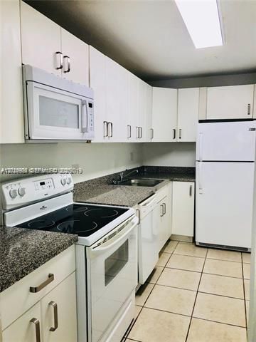 For Sale: $249,000 (2 beds, 2 baths, 1023 Square Feet)