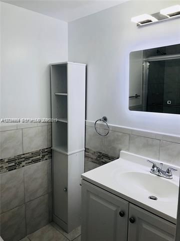 For Sale: $249,000 (2 beds, 2 baths, 1023 Square Feet)