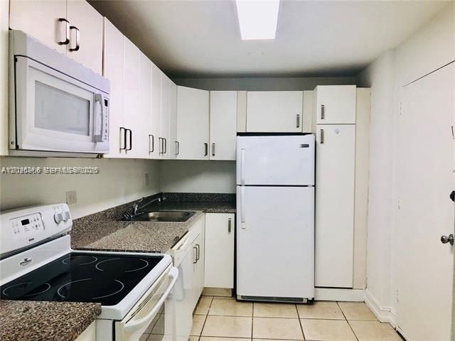 For Sale: $249,000 (2 beds, 2 baths, 1023 Square Feet)