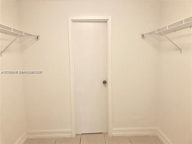 For Sale: $249,000 (2 beds, 2 baths, 1023 Square Feet)
