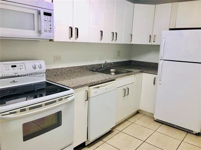 For Sale: $249,000 (2 beds, 2 baths, 1023 Square Feet)
