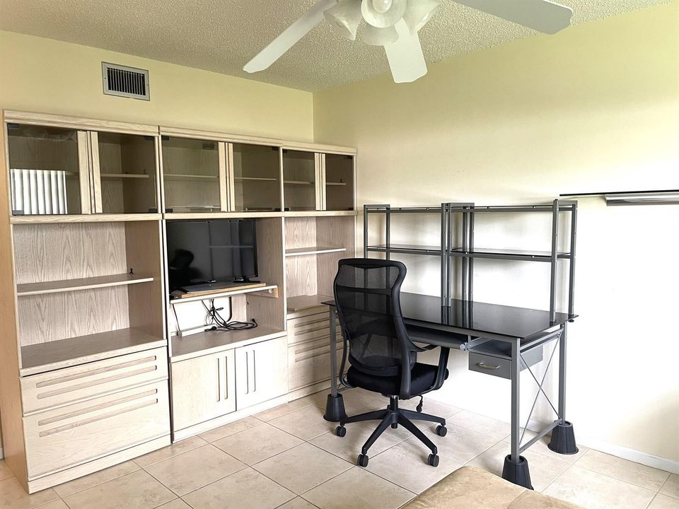 Guest bedroom