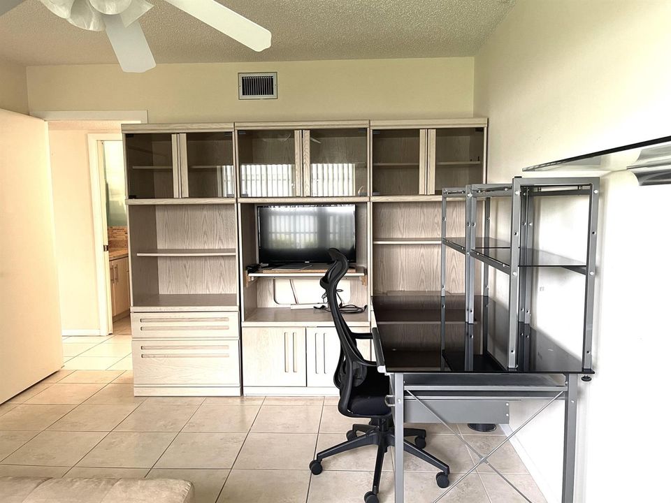 Guest bedroom 1