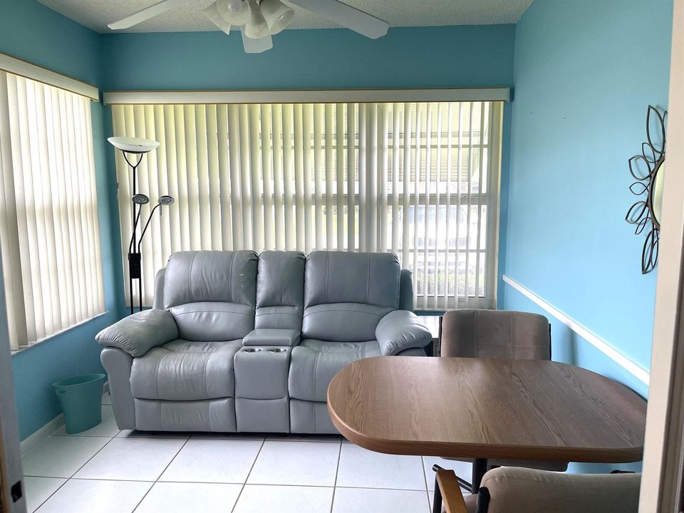 Enclosed Florida room under air 1
