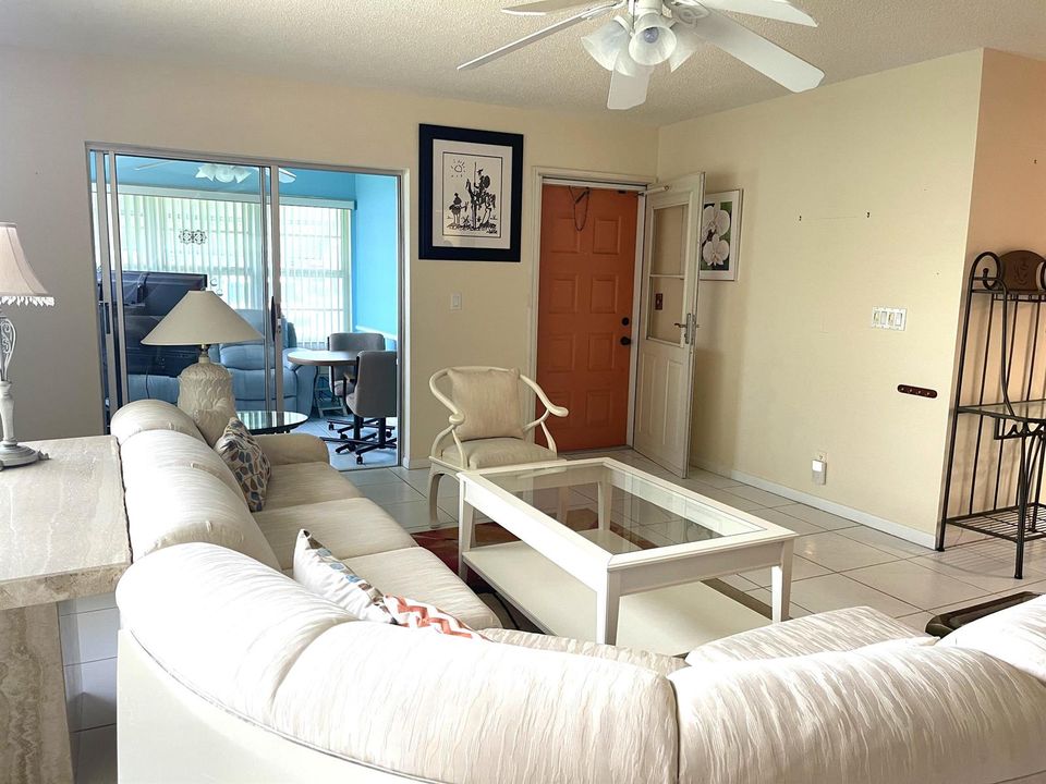 Living and Florida room view