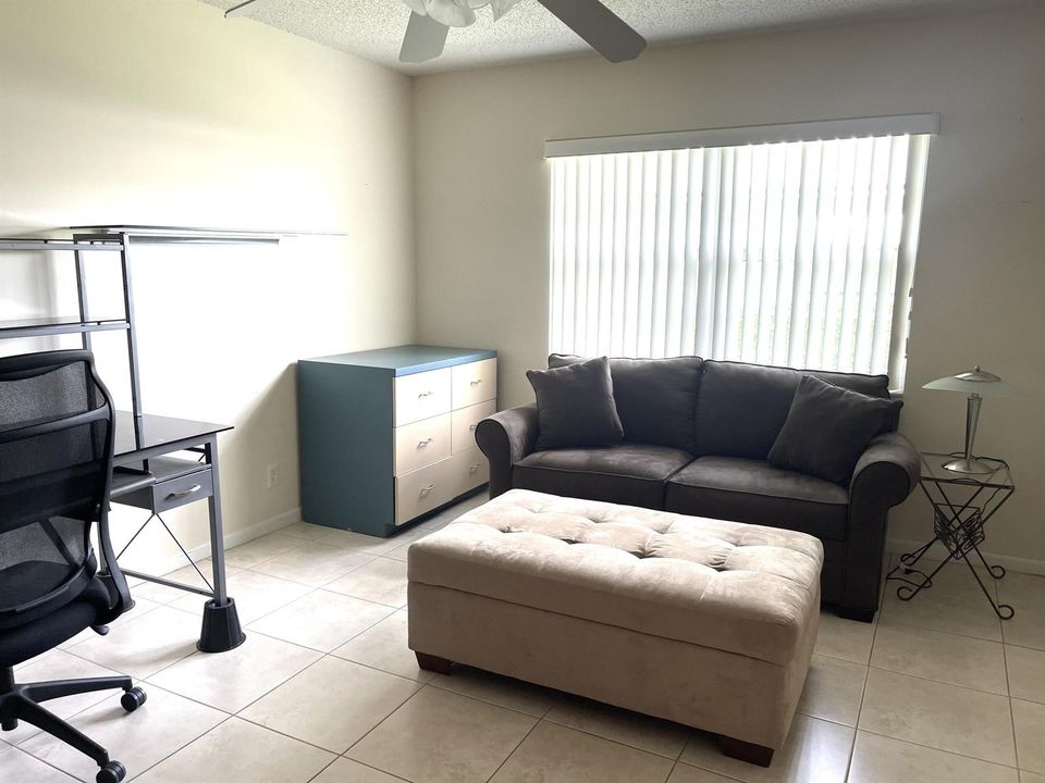Guest bedroom 2