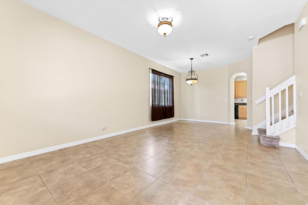 05 living room 01