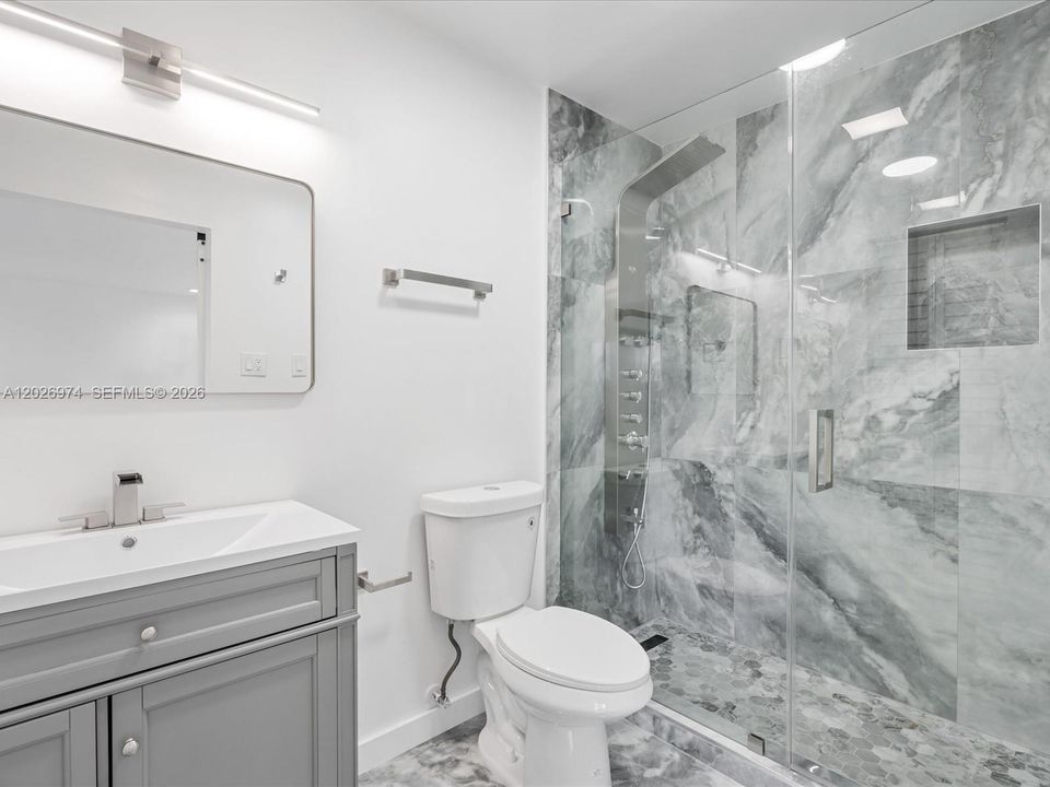 Active With Contract: $3,100 (3 beds, 2 baths, 1466 Square Feet)
