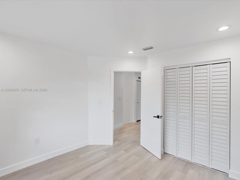 Active With Contract: $3,100 (3 beds, 2 baths, 1466 Square Feet)