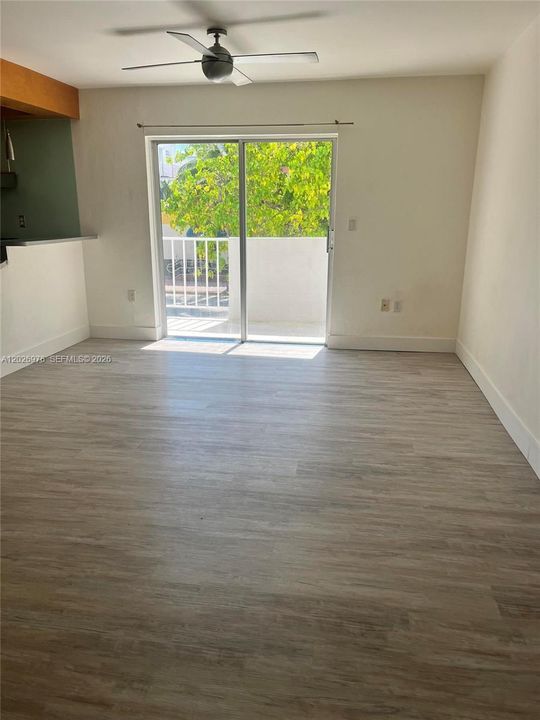 En Venta: $385,000 (1 camas, 1 baños, 665 Pies cuadrados)