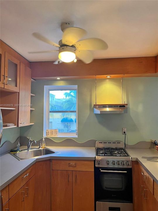 En Venta: $385,000 (1 camas, 1 baños, 665 Pies cuadrados)