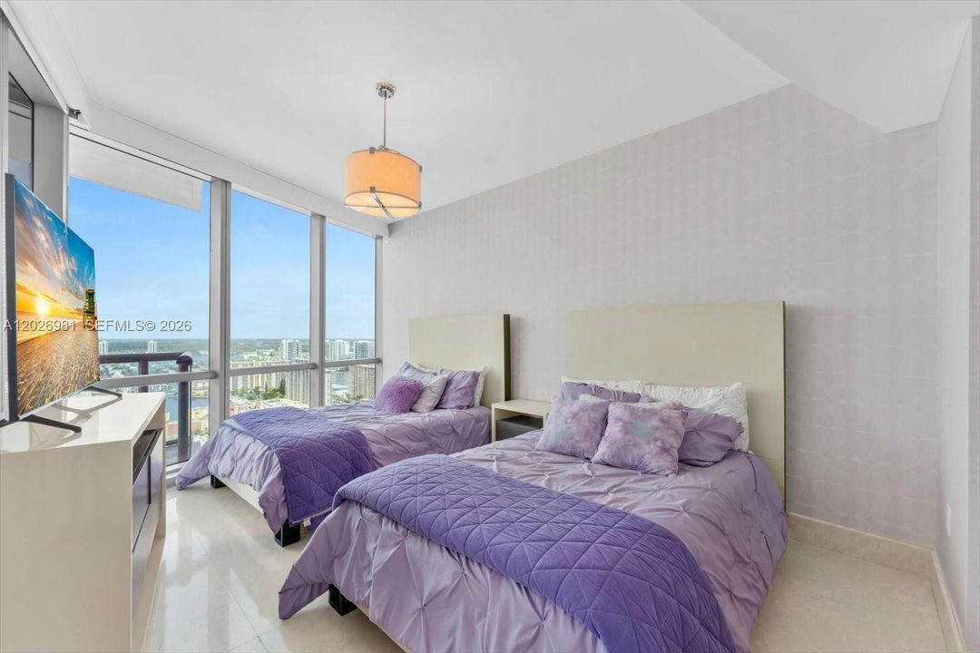 En Venta: $2,795,500 (3 camas, 3 baños, 1933 Pies cuadrados)