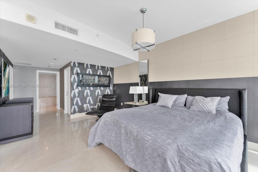 En Venta: $2,795,500 (3 camas, 3 baños, 1933 Pies cuadrados)
