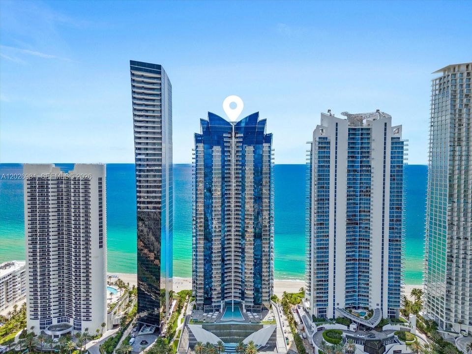 En Venta: $2,795,500 (3 camas, 3 baños, 1933 Pies cuadrados)