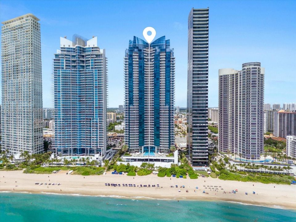 En Venta: $2,795,500 (3 camas, 3 baños, 1933 Pies cuadrados)