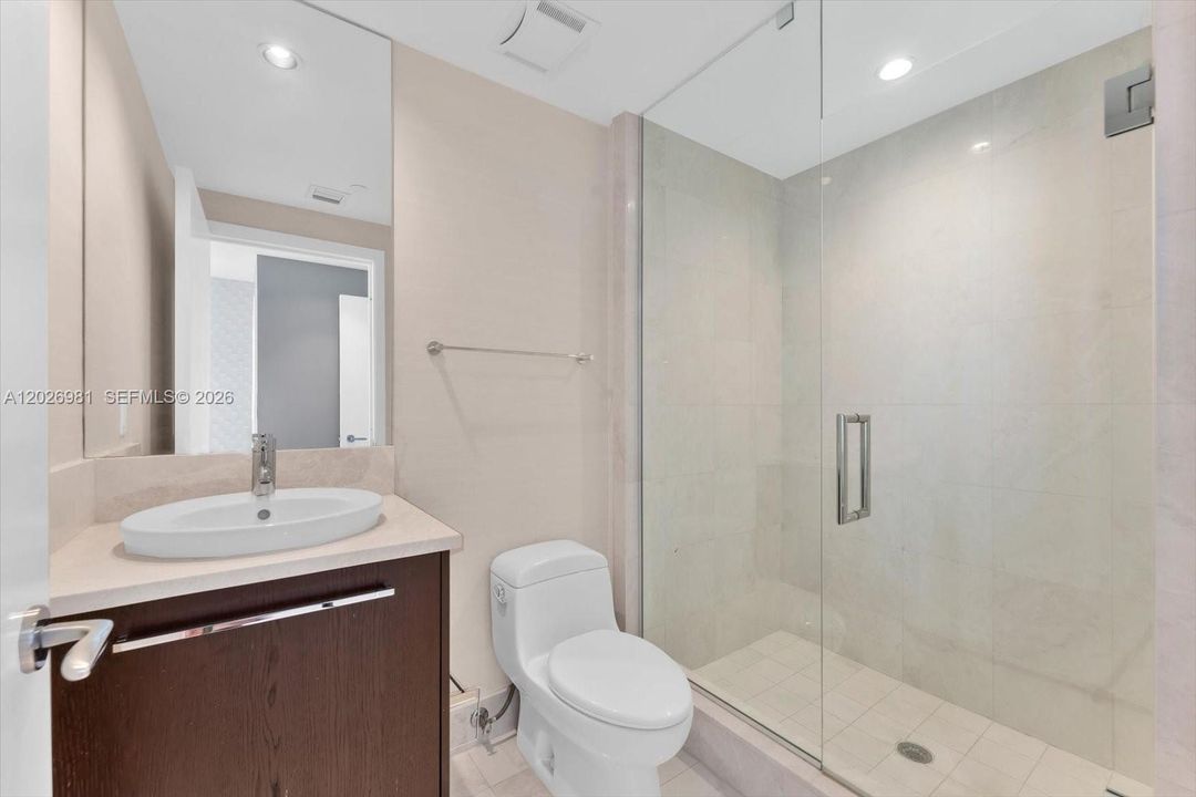 En Venta: $2,795,500 (3 camas, 3 baños, 1933 Pies cuadrados)