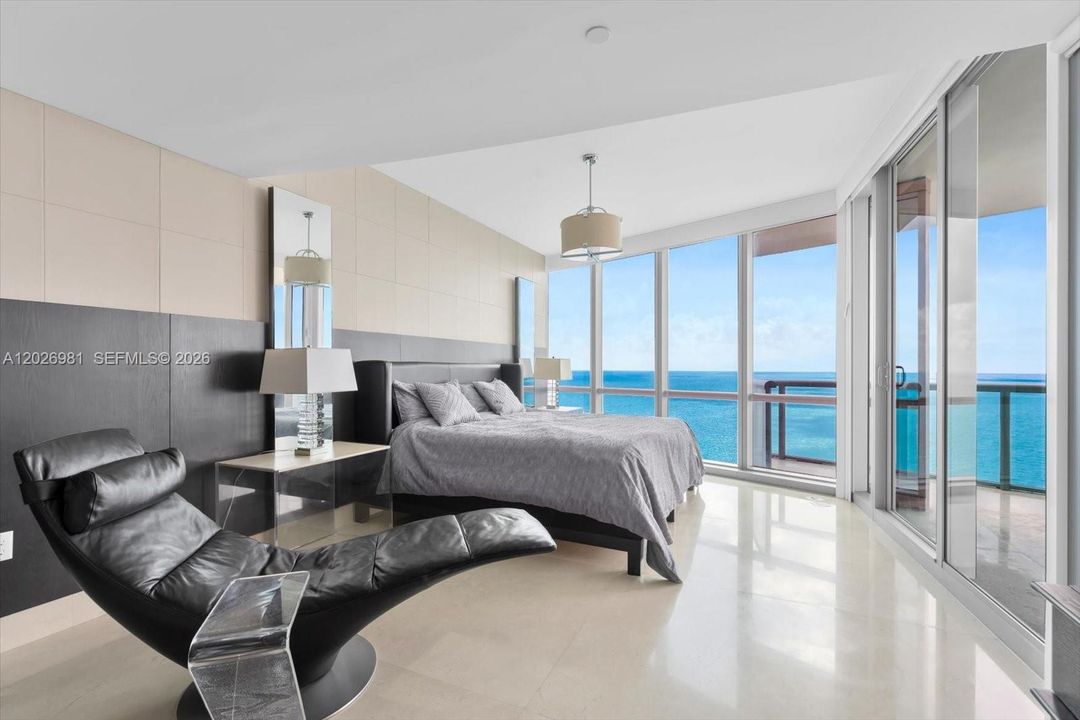 En Venta: $2,795,500 (3 camas, 3 baños, 1933 Pies cuadrados)