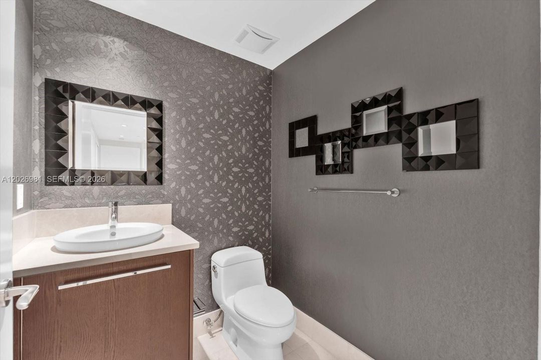 En Venta: $2,795,500 (3 camas, 3 baños, 1933 Pies cuadrados)