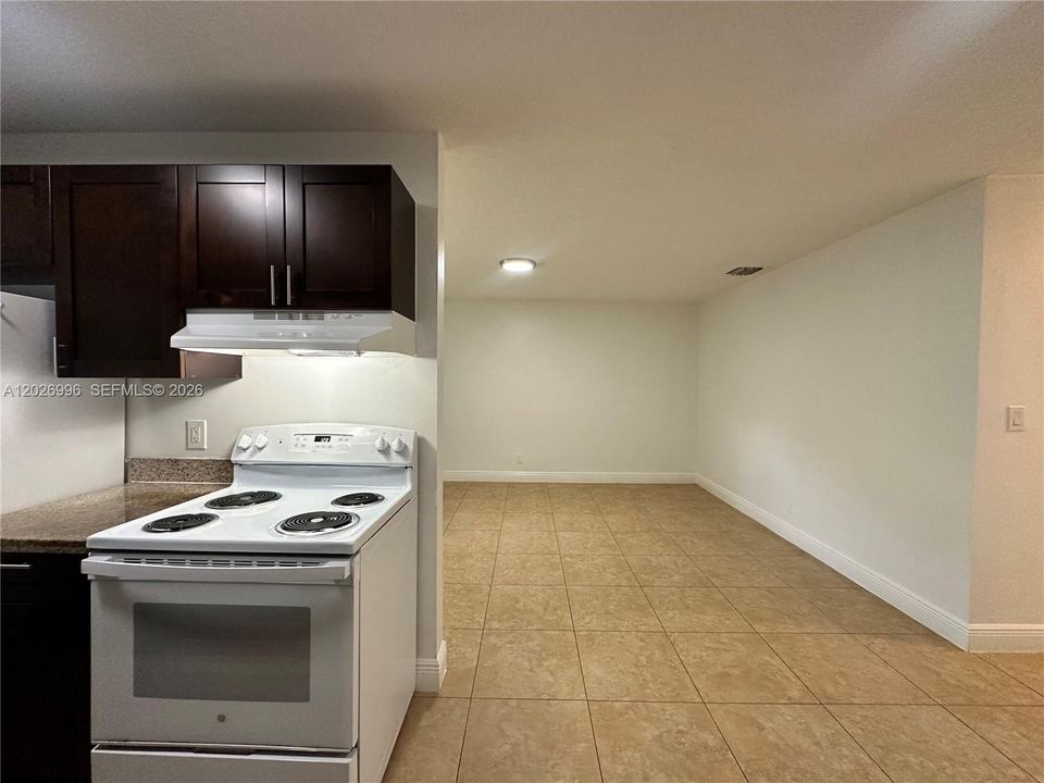 Active With Contract: $1,525 (1 beds, 1 baths, 0 Square Feet)