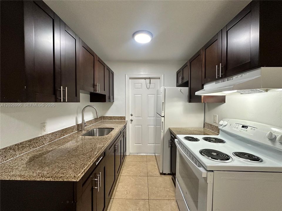Active With Contract: $1,525 (1 beds, 1 baths, 0 Square Feet)