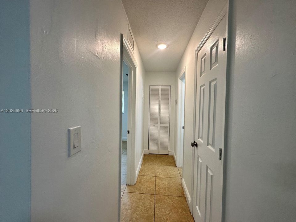 Active With Contract: $1,525 (1 beds, 1 baths, 0 Square Feet)