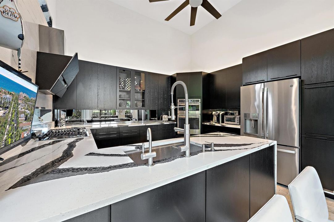 8080 Sandhill Ct-15