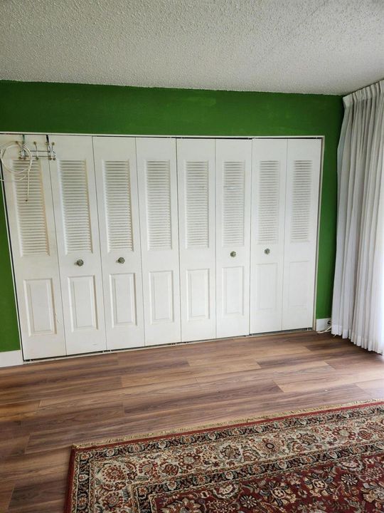 168 Durham C Deerfield closet
