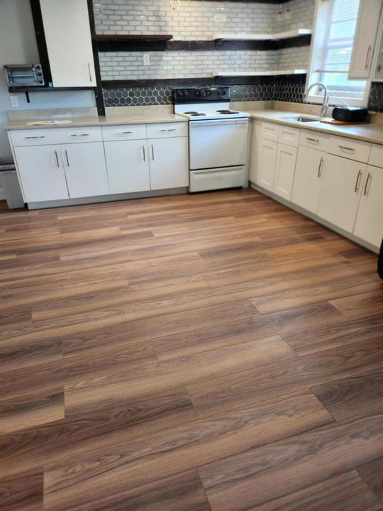 168 Durham C Deerfield kitchen 4