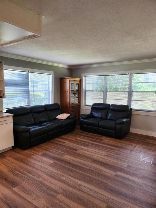 168 Durham C Deerfield living room 2