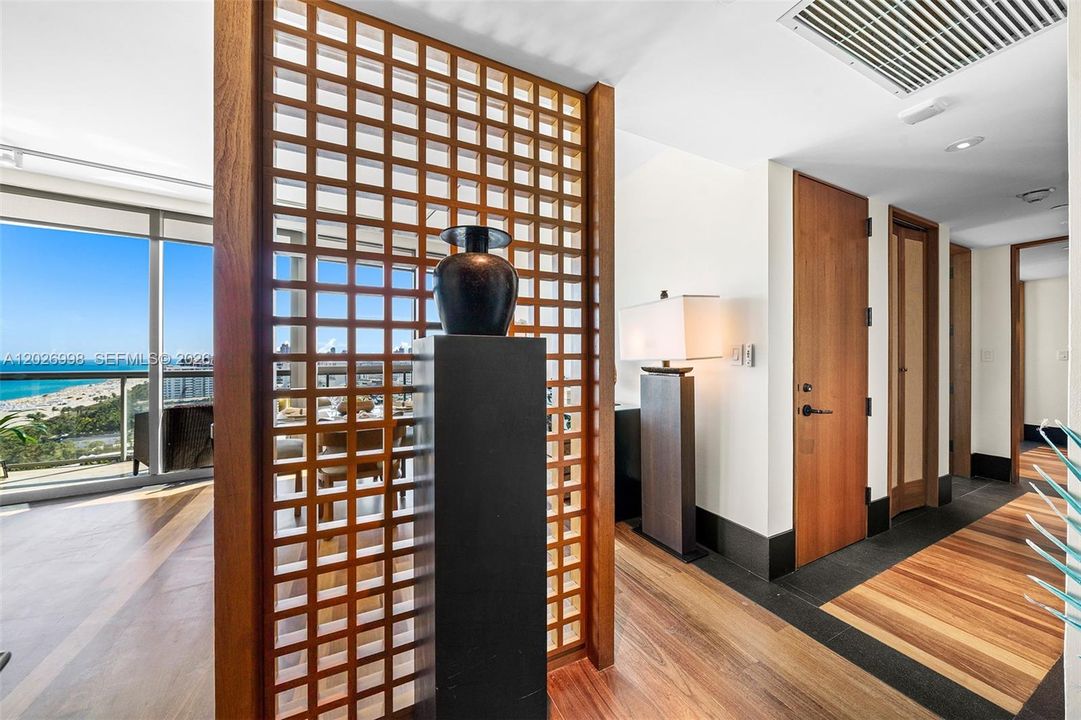 For Rent: $18,500 (2 beds, 2 baths, 1141 Square Feet)
