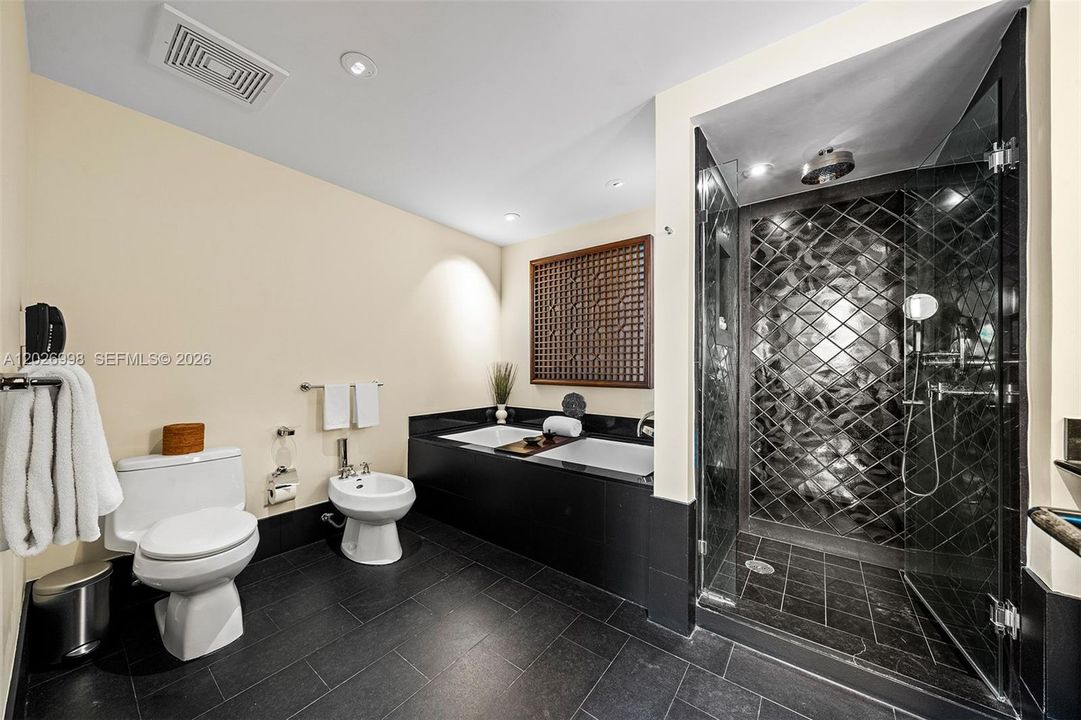 For Rent: $18,500 (2 beds, 2 baths, 1141 Square Feet)