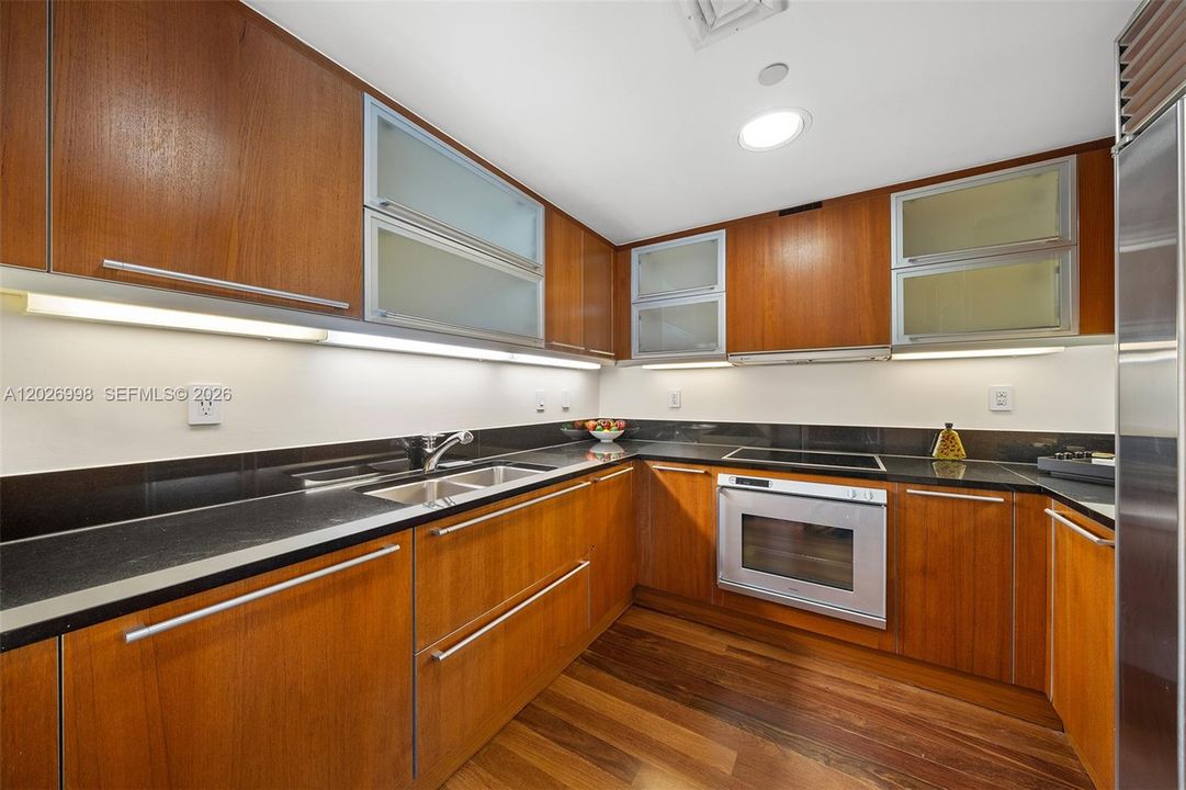 For Rent: $18,500 (2 beds, 2 baths, 1141 Square Feet)
