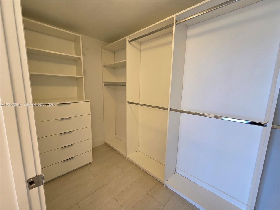 For Sale: $629,900 (2 beds, 2 baths, 1119 Square Feet)