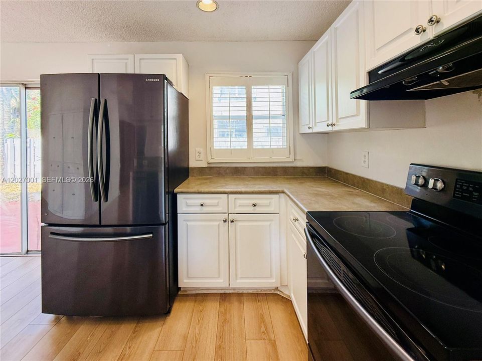 For Sale: $464,900 (3 beds, 2 baths, 1516 Square Feet)