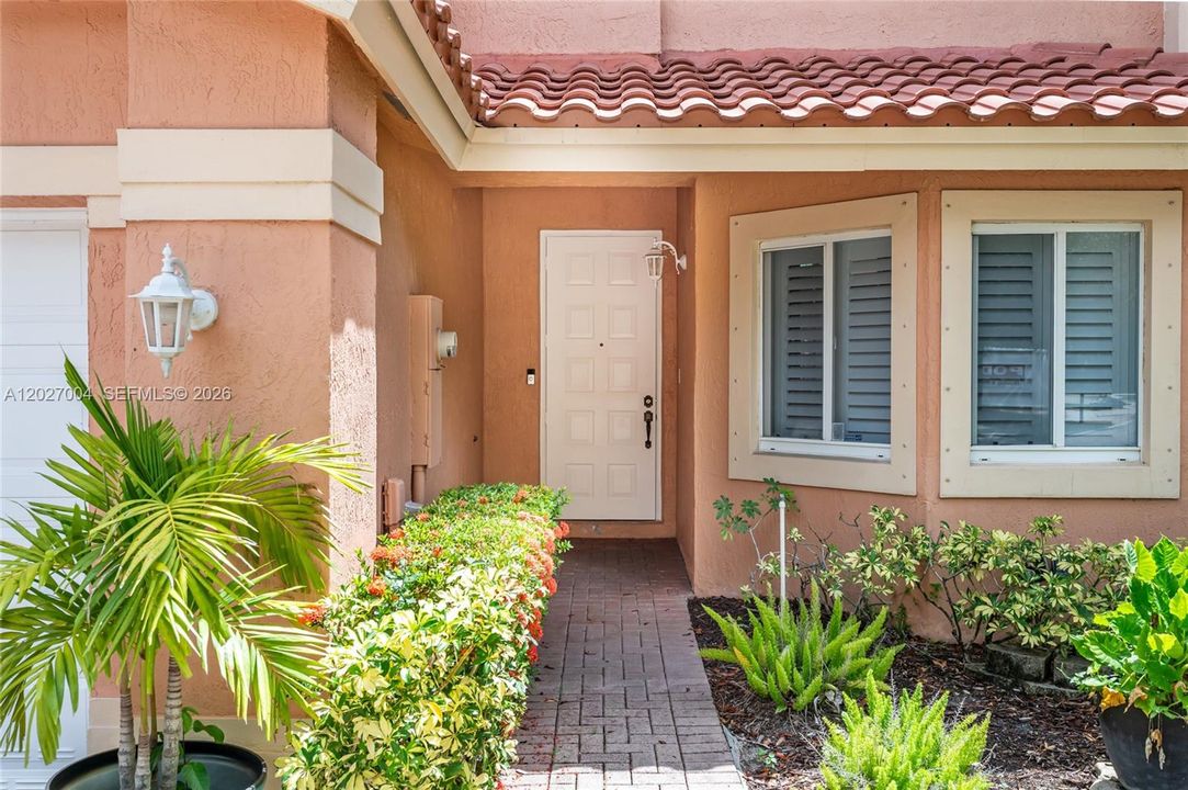 For Rent: $4,000 (3 beds, 2 baths, 1606 Square Feet)
