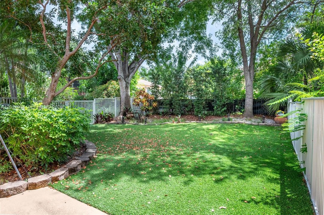 For Rent: $4,000 (3 beds, 2 baths, 1606 Square Feet)
