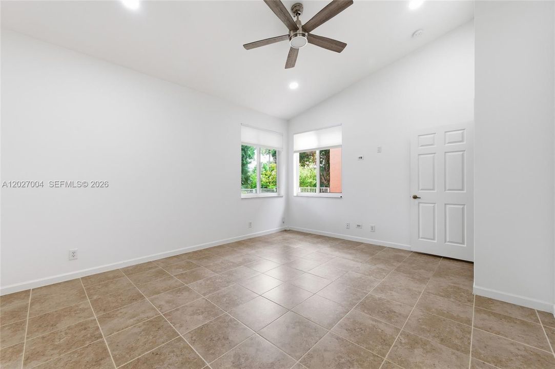 For Rent: $4,000 (3 beds, 2 baths, 1606 Square Feet)