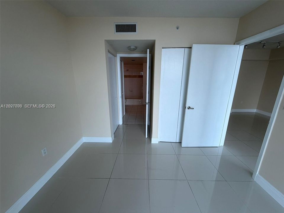 Activo con contrato: $2,200 (1 camas, 1 baños, 637 Pies cuadrados)