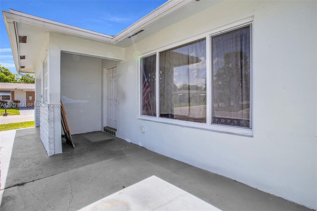 For Sale: $340,000 (2 beds, 2 baths, 1587 Square Feet)