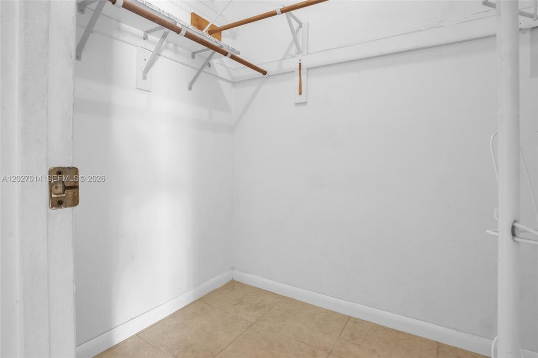 For Sale: $340,000 (2 beds, 2 baths, 1587 Square Feet)