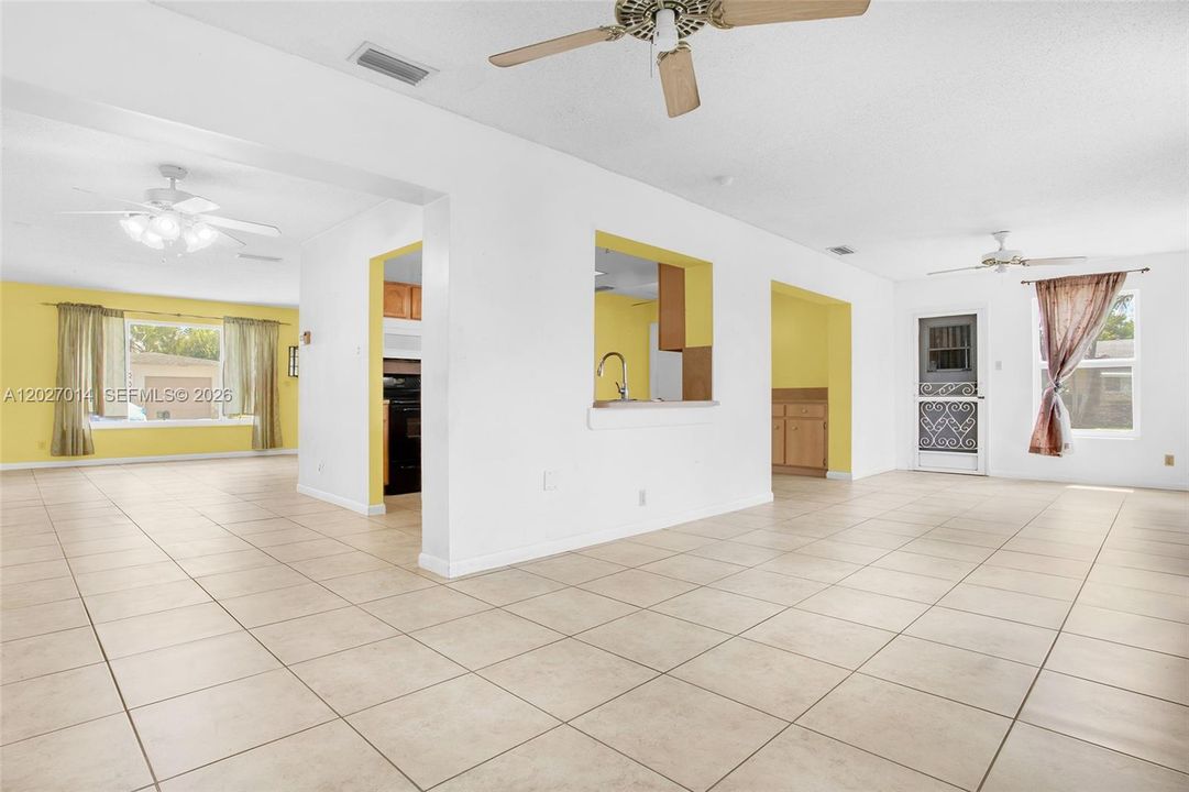 For Sale: $340,000 (2 beds, 2 baths, 1587 Square Feet)