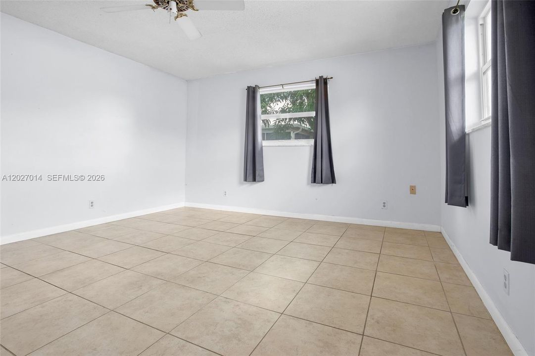 For Sale: $340,000 (2 beds, 2 baths, 1587 Square Feet)