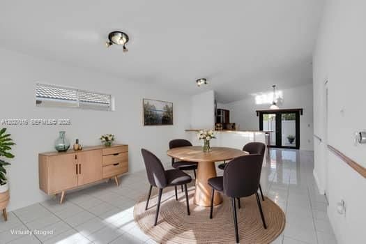 Recently Sold: $560,000 (3 beds, 2 baths, 1598 Square Feet)