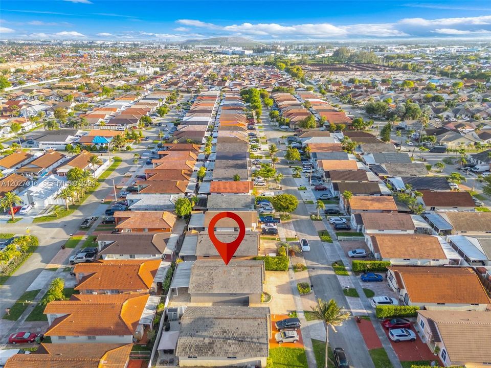 Recently Sold: $560,000 (3 beds, 2 baths, 1598 Square Feet)