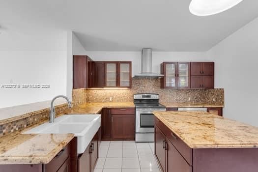 Recently Sold: $560,000 (3 beds, 2 baths, 1598 Square Feet)