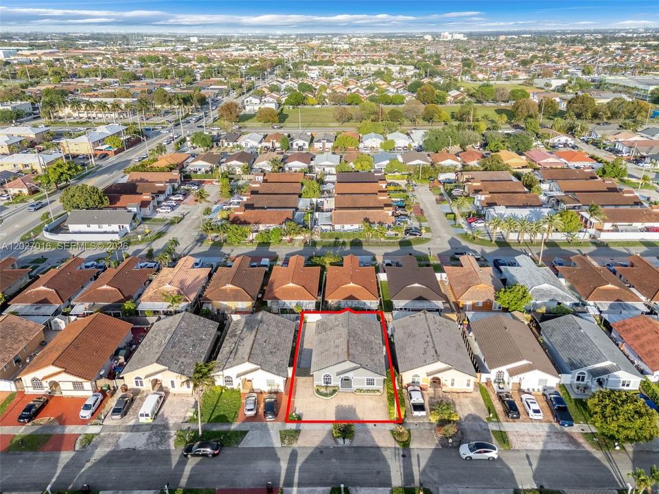 Recently Sold: $560,000 (3 beds, 2 baths, 1598 Square Feet)