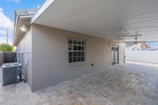 Recently Sold: $560,000 (3 beds, 2 baths, 1598 Square Feet)