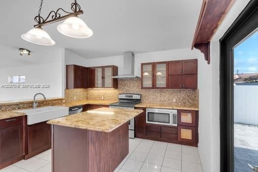 Recently Sold: $560,000 (3 beds, 2 baths, 1598 Square Feet)
