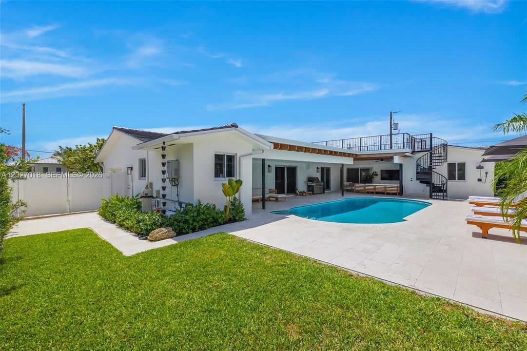 For Sale: $1,700,000 (4 beds, 3 baths, 2564 Square Feet)