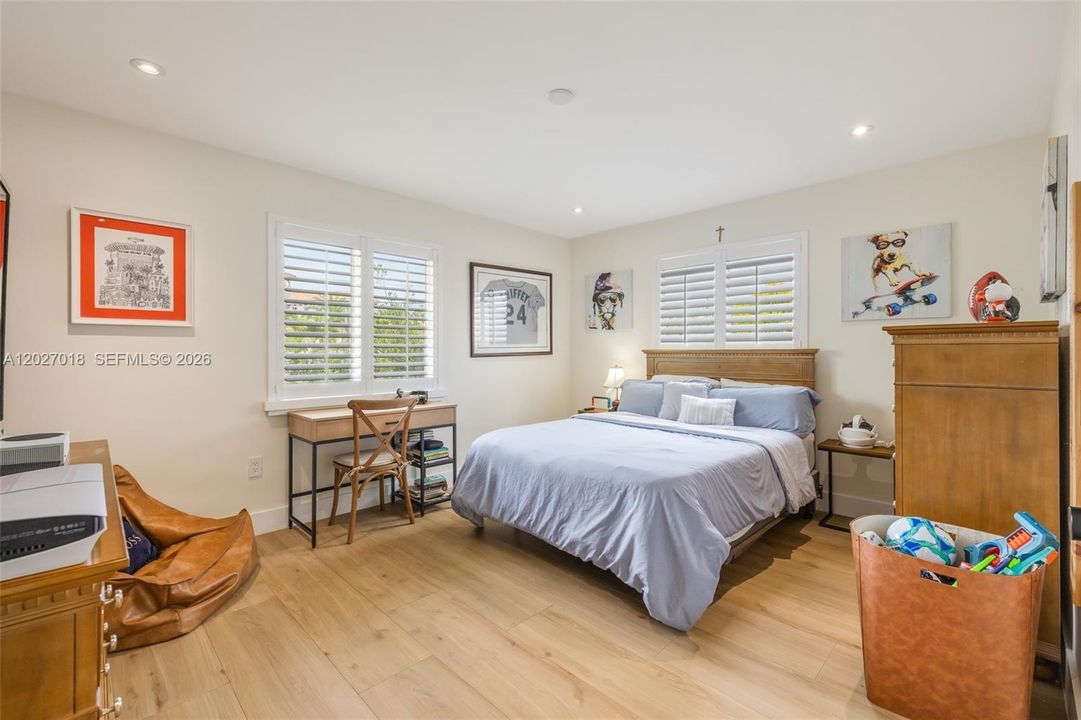 For Sale: $1,700,000 (4 beds, 3 baths, 2564 Square Feet)
